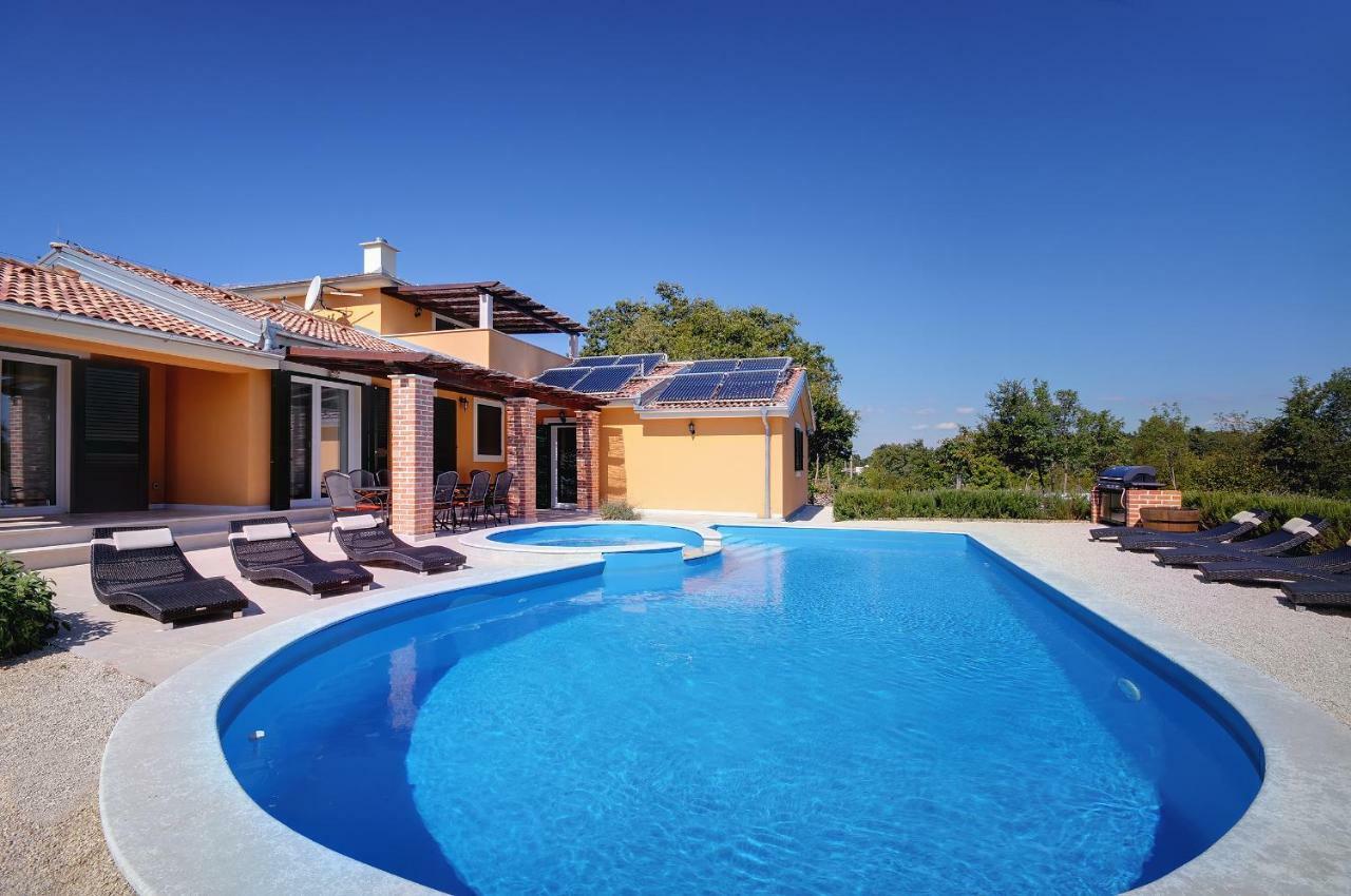 Villas Vea Histria Rezanci Exterior photo